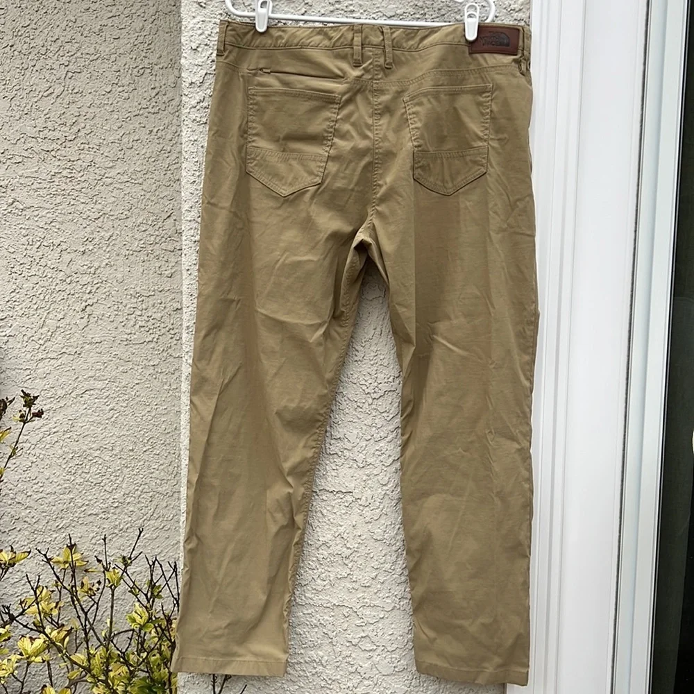 The North Face Mens Tan Short Court Hiking Pant Size 40
